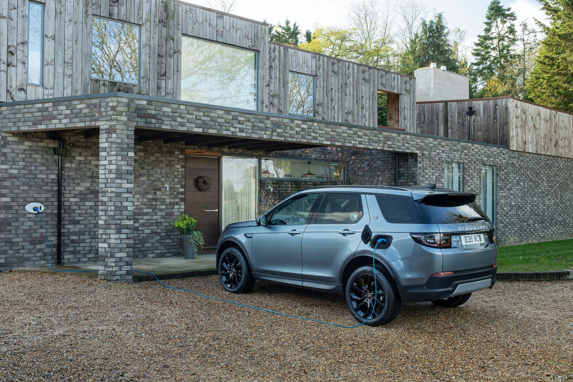 Land Rover Discovery Sport P300e