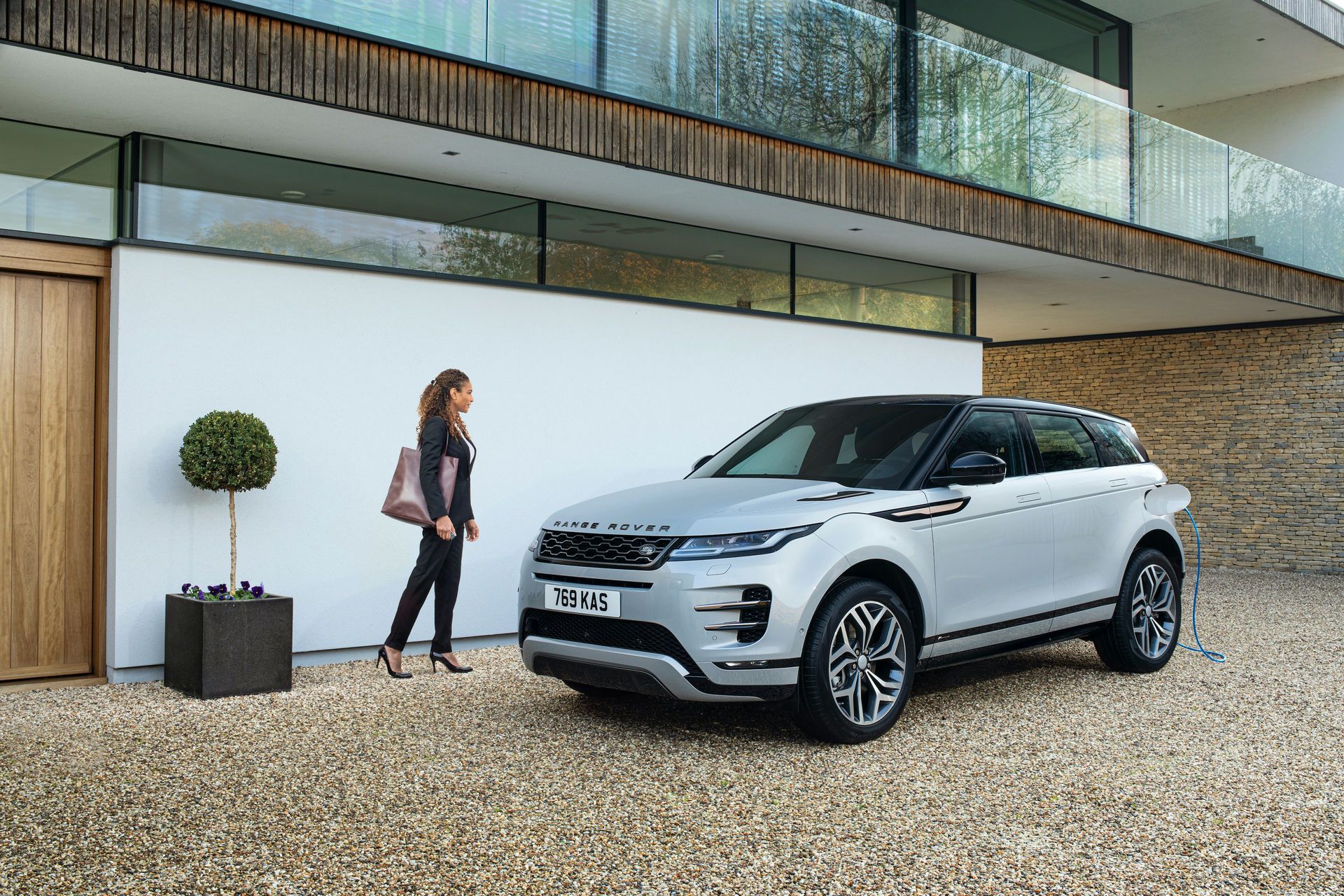 Range Rover Evoque P300e