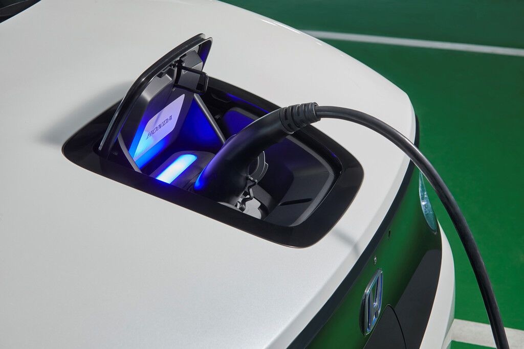 Новая батарея для электрокаров обещает запас хода в 2000 км