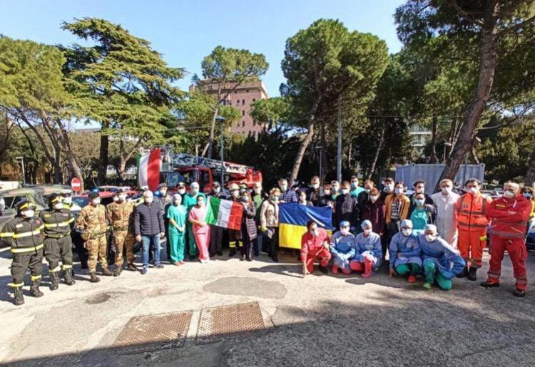 20 украинских врачей вернулись из Италии