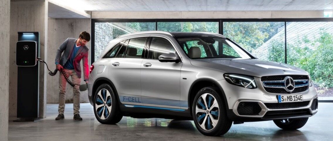 Mercedes GLC F-Cell можно заправлять водородом и заряжать от внешней электросети