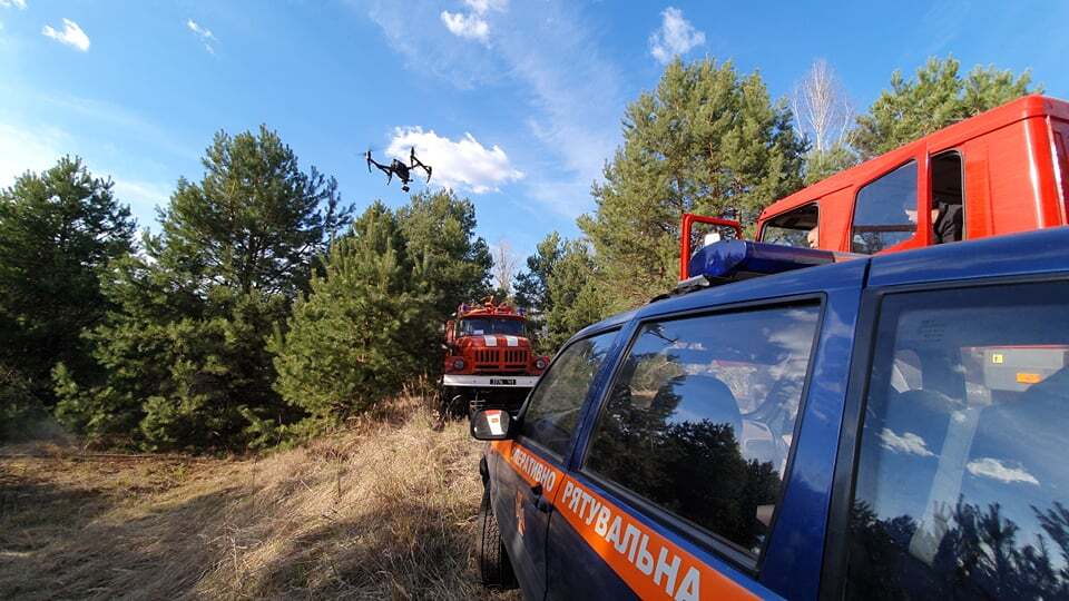 На Житомирщині розгорілися нові пожежі: підняли авіацію