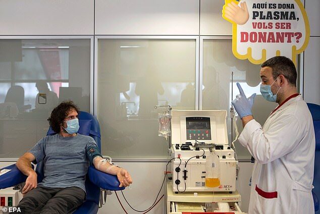В США врачи спасли жизнь больному с COVID-19, используя плазму крови