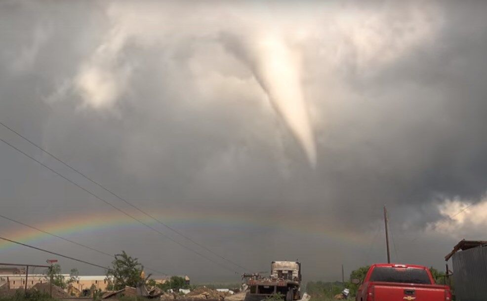 Пекос Хэнк показал кадры из эпицентра торнадо в Оклахоме