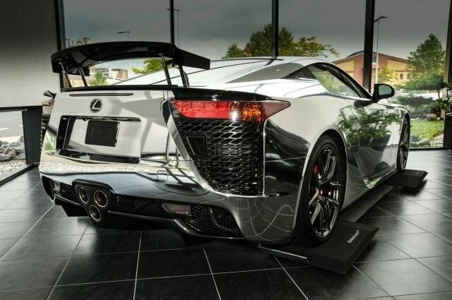 Старый Lexus LFA продают. Дорого