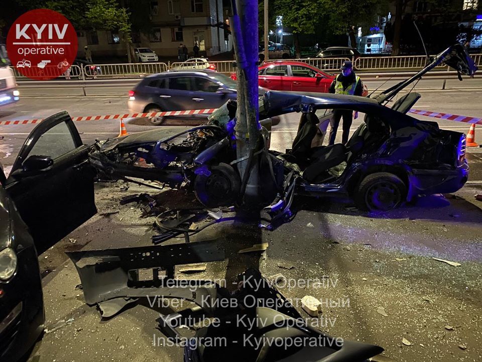 В Киеве произошло масштабное ДТП с участием шести авто. Фото и видео