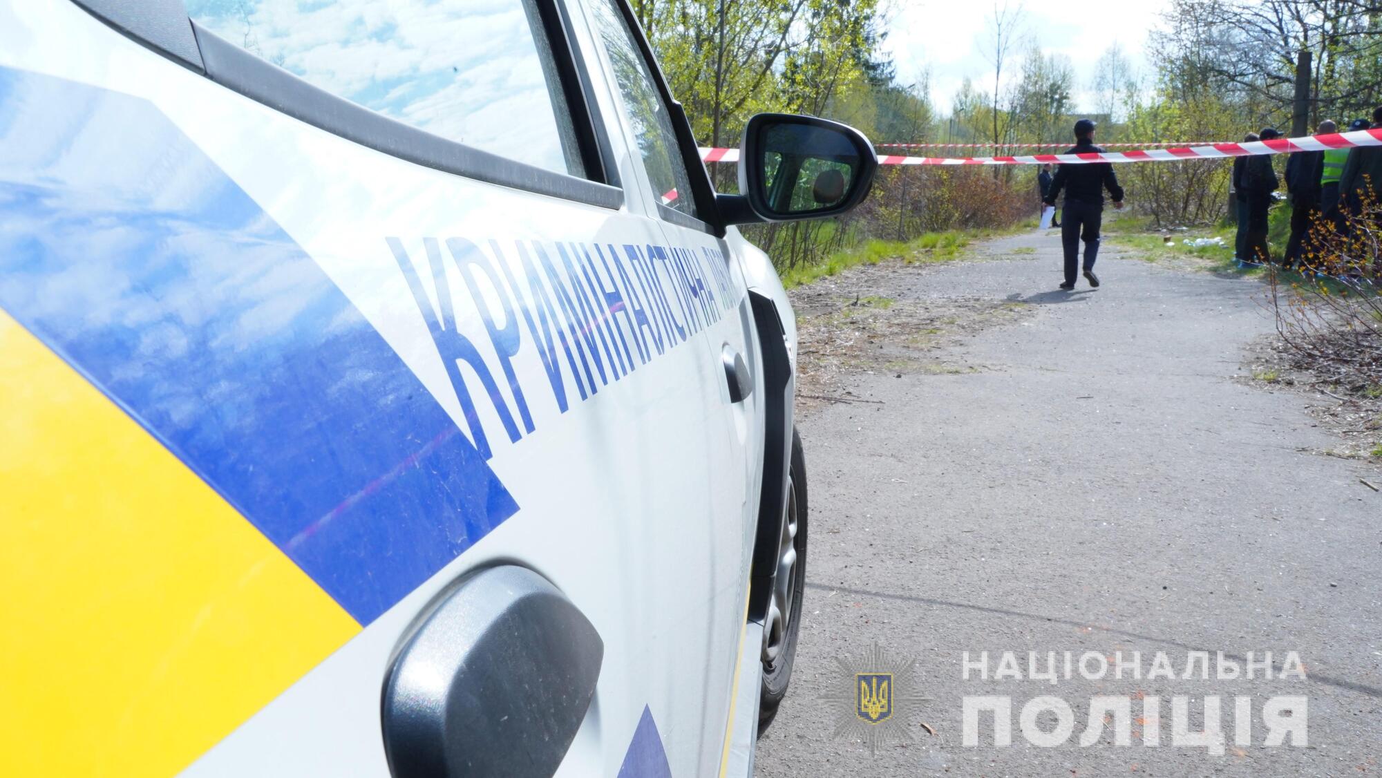 Жорстоко вбивали: у Львові знайшли тіло жінки в покинутій військовій частині