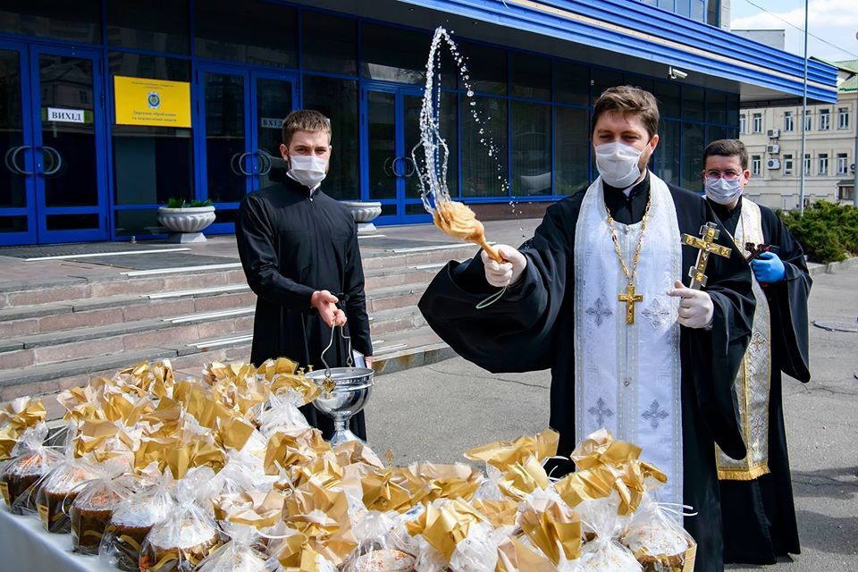 Святкування Великодня в Україні під час коронавірусу
