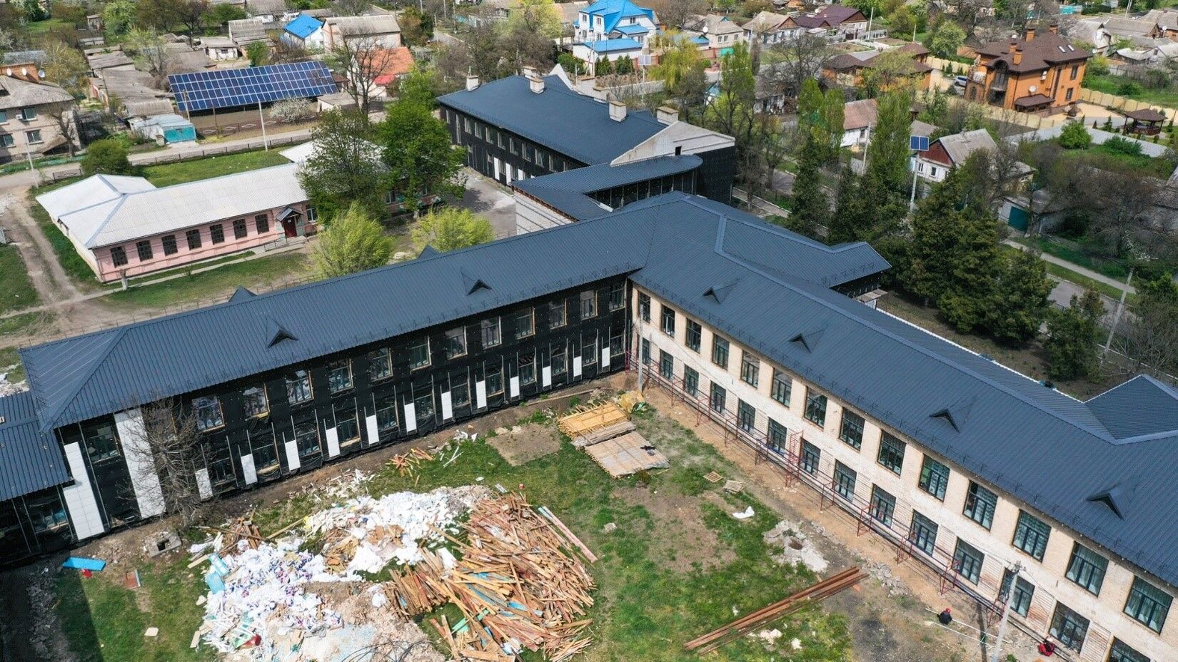 Две старые школы в Апостолово превращают в яркие современные здания по программе "Велике будівництво" президента – Голик
