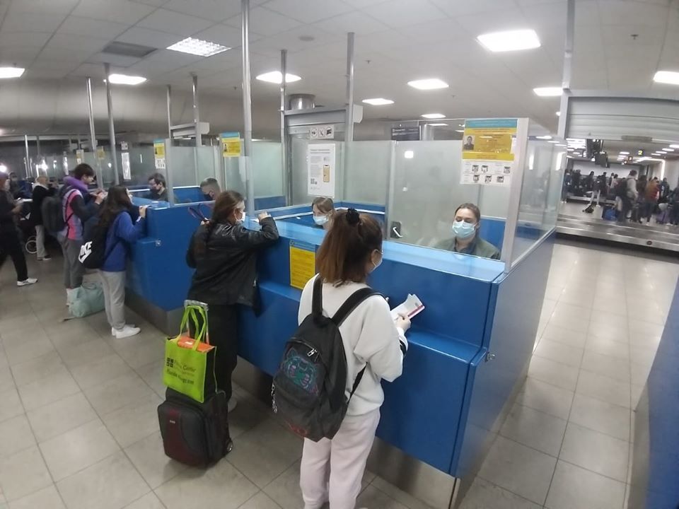 Пассажиры эвакуационного рейса из США в Борисполе