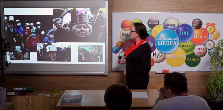 Вчителька назвала каструлі головним символом Майдану