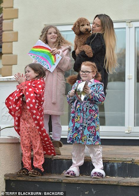 Акция в поддержку медиков Британии