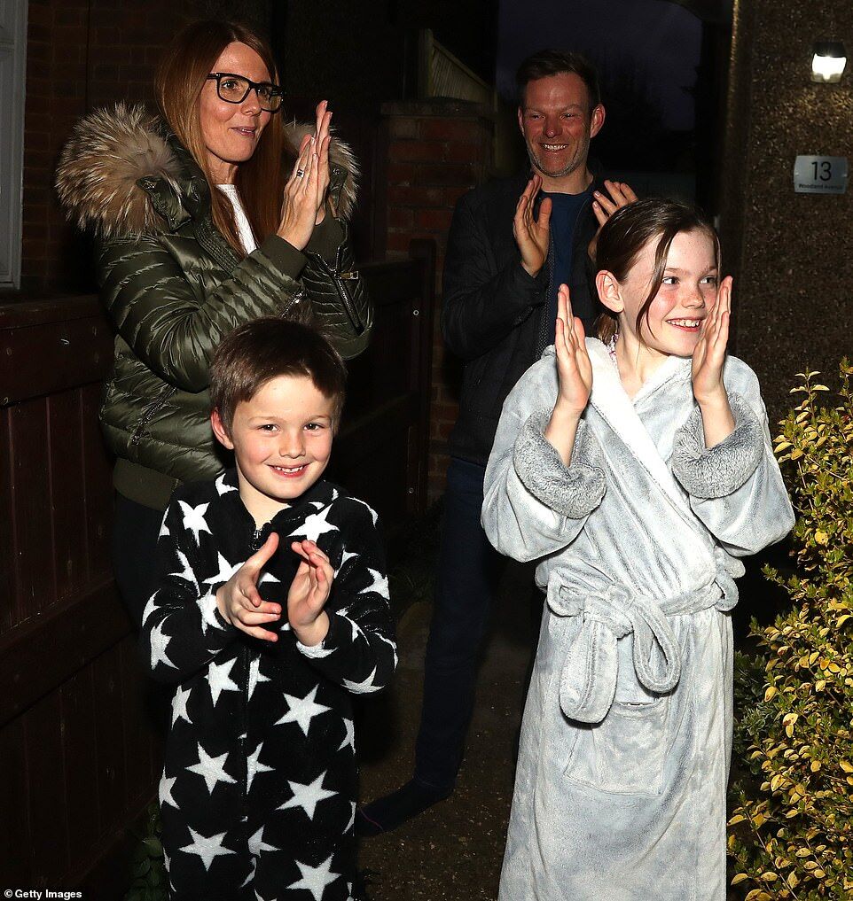 Акция в поддержку медиков Британии