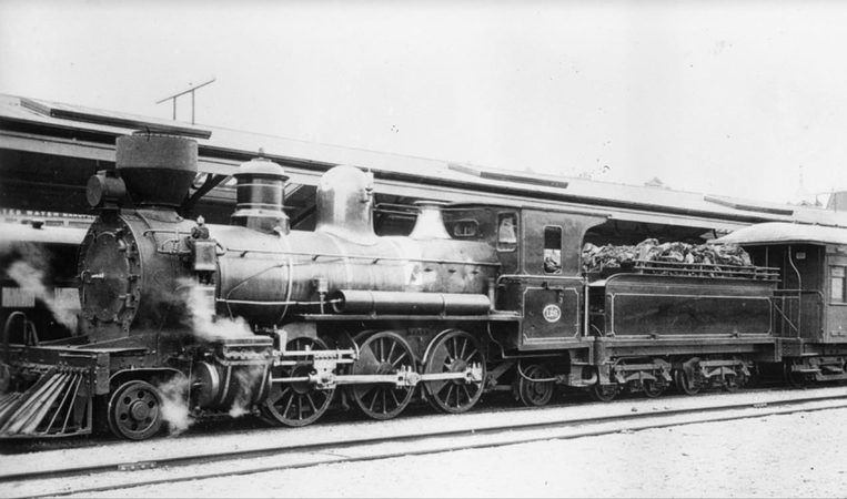 Старое фото NZR V class от Lumsden Heritage Trust