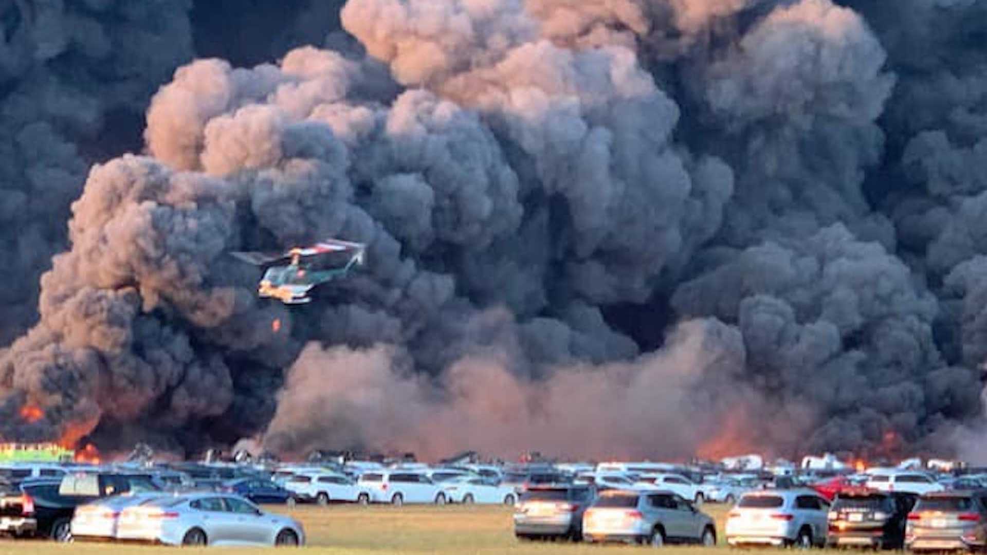Вогонь знищив 3500 автомобілів