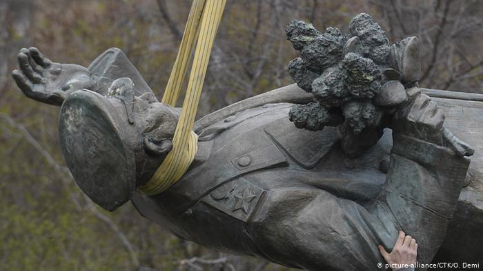 Знесення пам'ятника Конєву в Празі