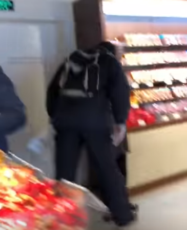 У Києві чоловік напав на працівниць магазину
