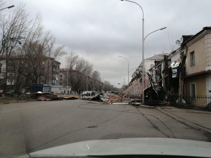 Казахстан накрыла мощная буря