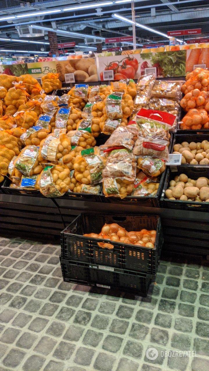 Еды в супермаркетах достаточно