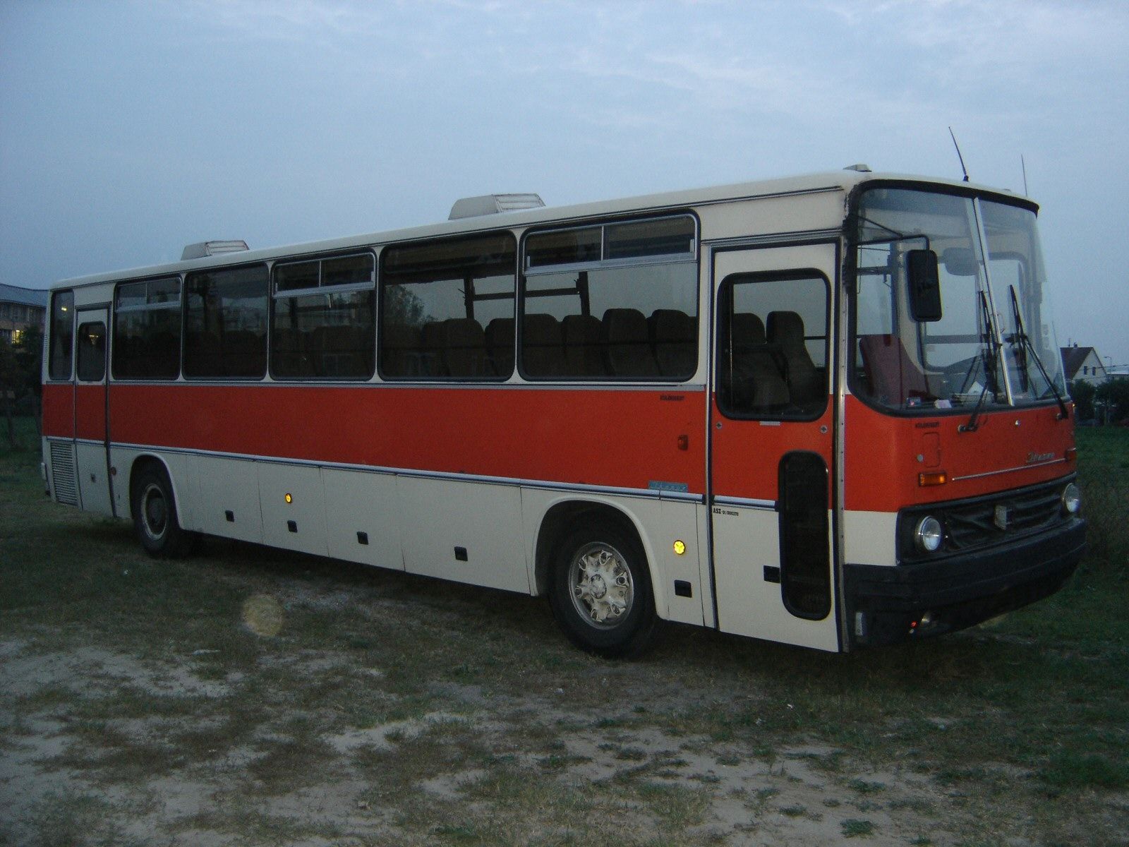 Ikarus 250 - венгерский междугородний автобус, который выпускался с 1973 по 1996 годы. Активно поставлялся в СССР