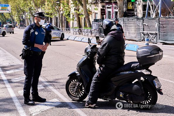 На карантині поліція Мадриду перевіряє усіх