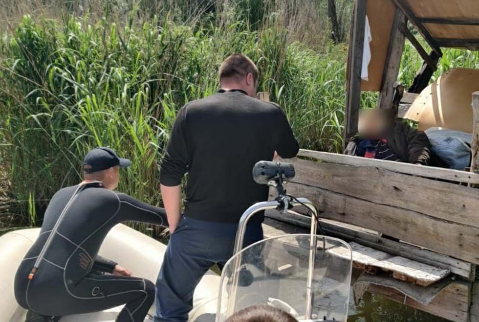 В Днепре у реки обнаружили мертвого рыбака