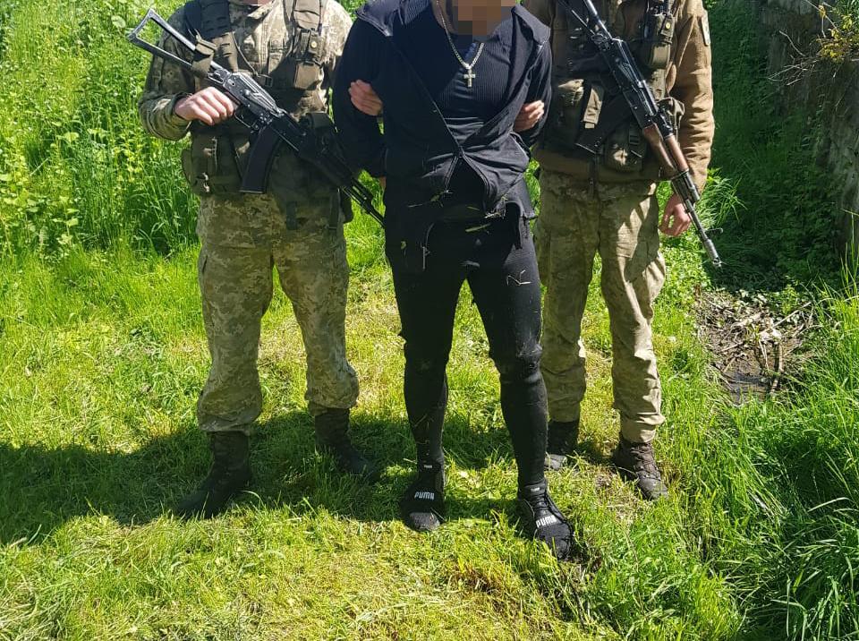На Закарпатті прикордонники влаштували погоню за контрабандистами