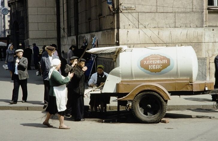 ''Буратіно'' і газована вода з автомата: 12 напоїв СРСР, які нагадають про дитинство