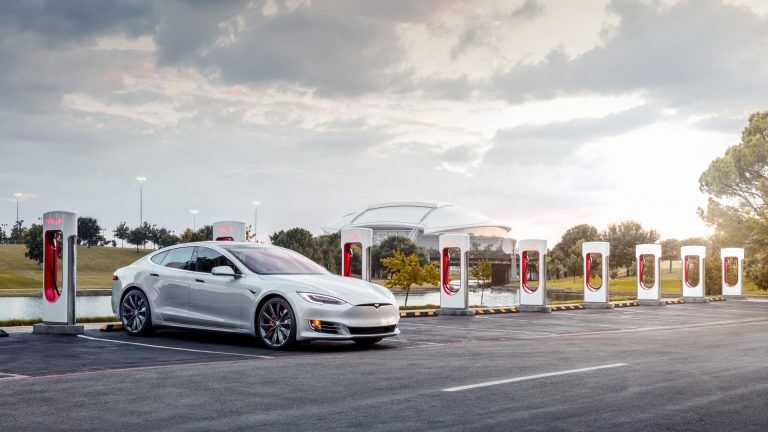Новая батарея Tesla сделает электрокары более дешевыми и долговечными