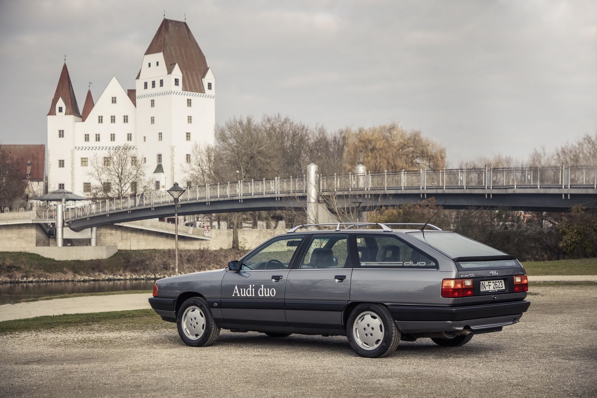 Плагин-гибрид Audi 100 Avant Quattro Duo 1989 года
