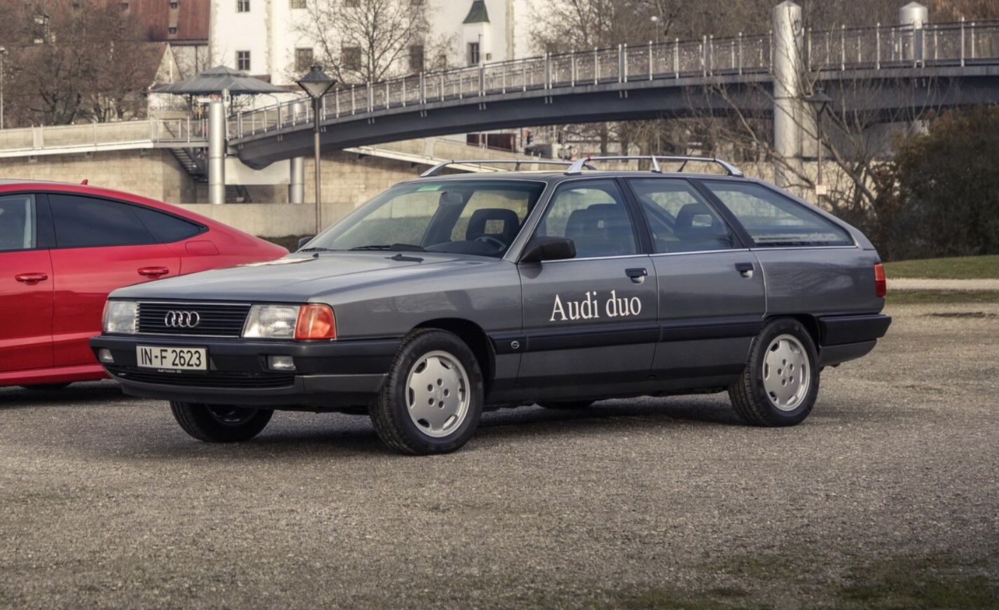 Плагин-гибрид Audi 100 Avant Quattro Duo 1989 года