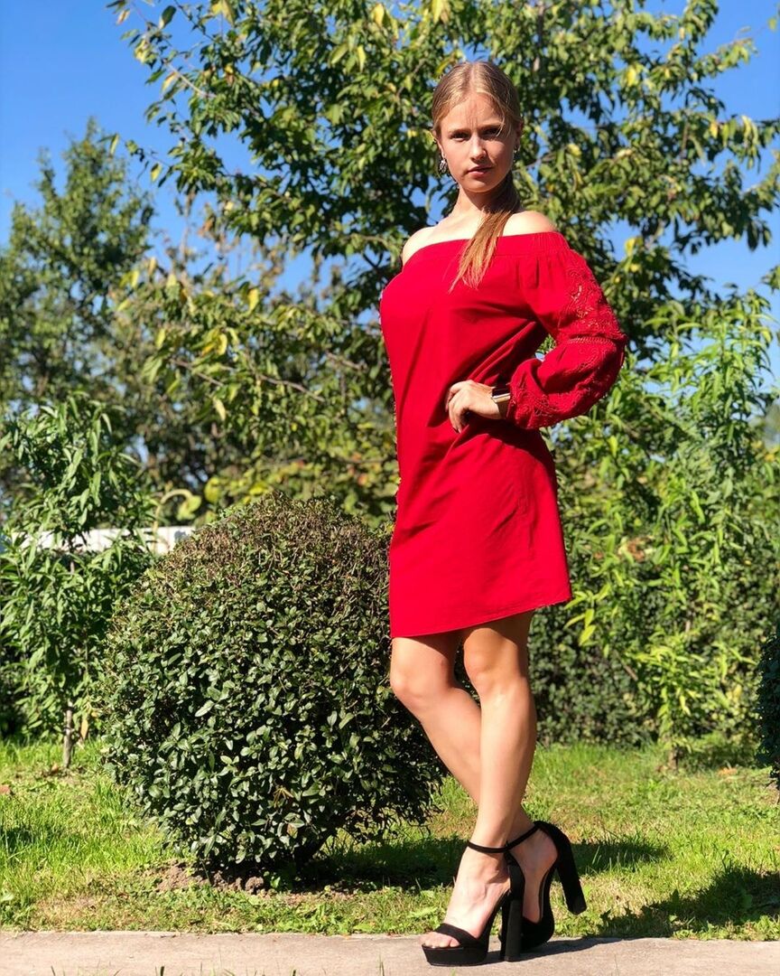 Украинская девушка-арбитр София Причина впечатлила сеть красотой