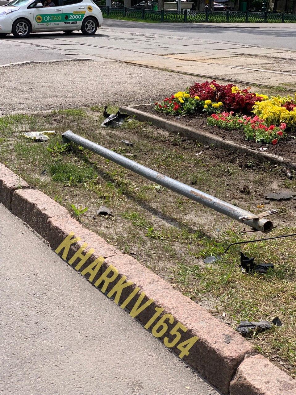 В Харькове девушка разбила Porsche