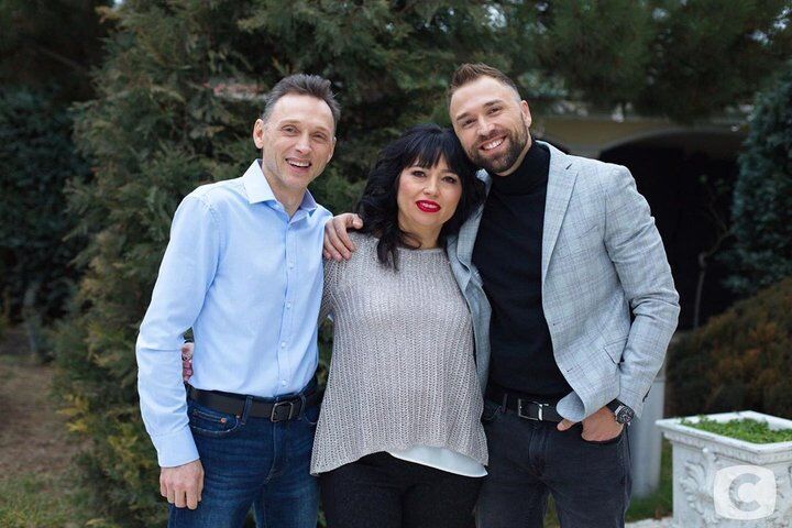 Головний герой "Холостяк 10" Макс Михайлюк показав зворушливі фото з батьками