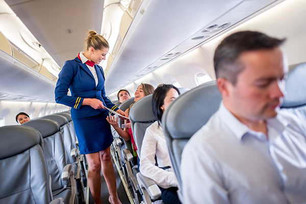 Привычки пассажиров, которые раздражают бортпроводников: стюардессы раскрыли правду