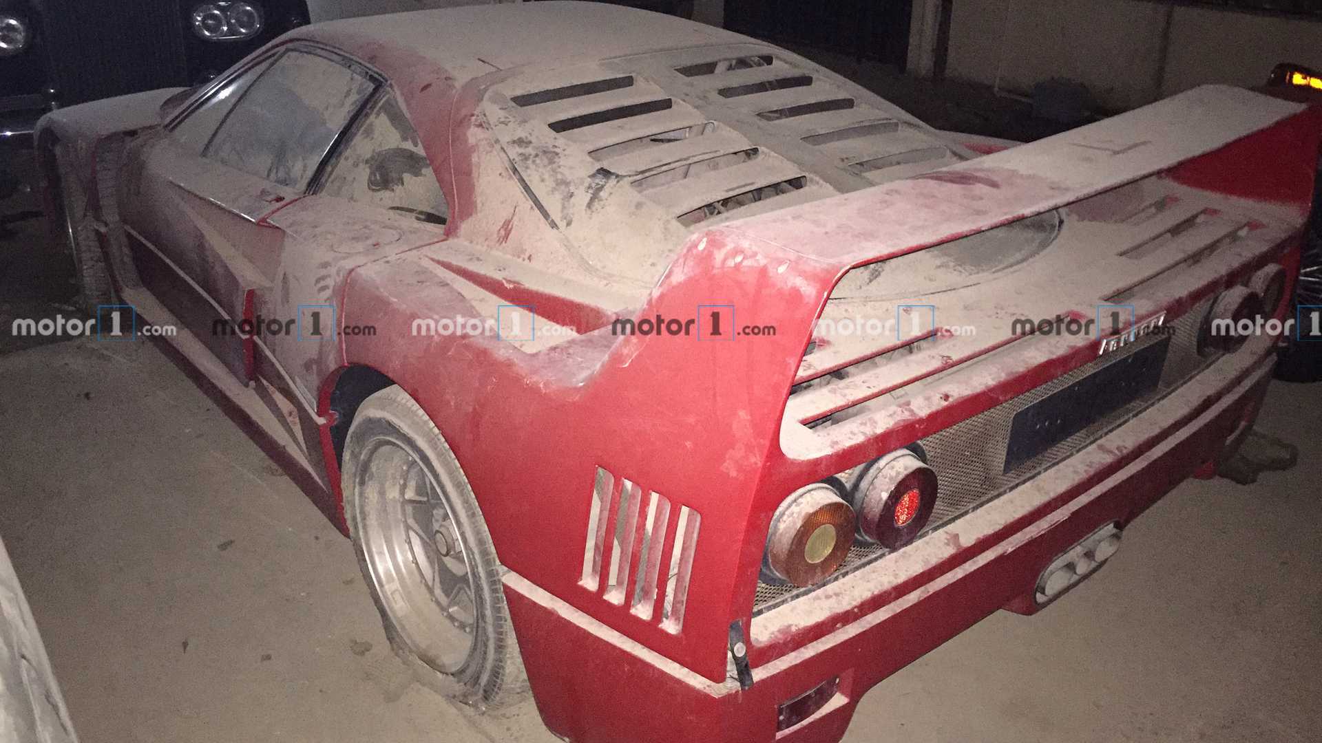 Так выглядела Ferrari F40 Удея Хусейна, когда ее обнаружили впервые