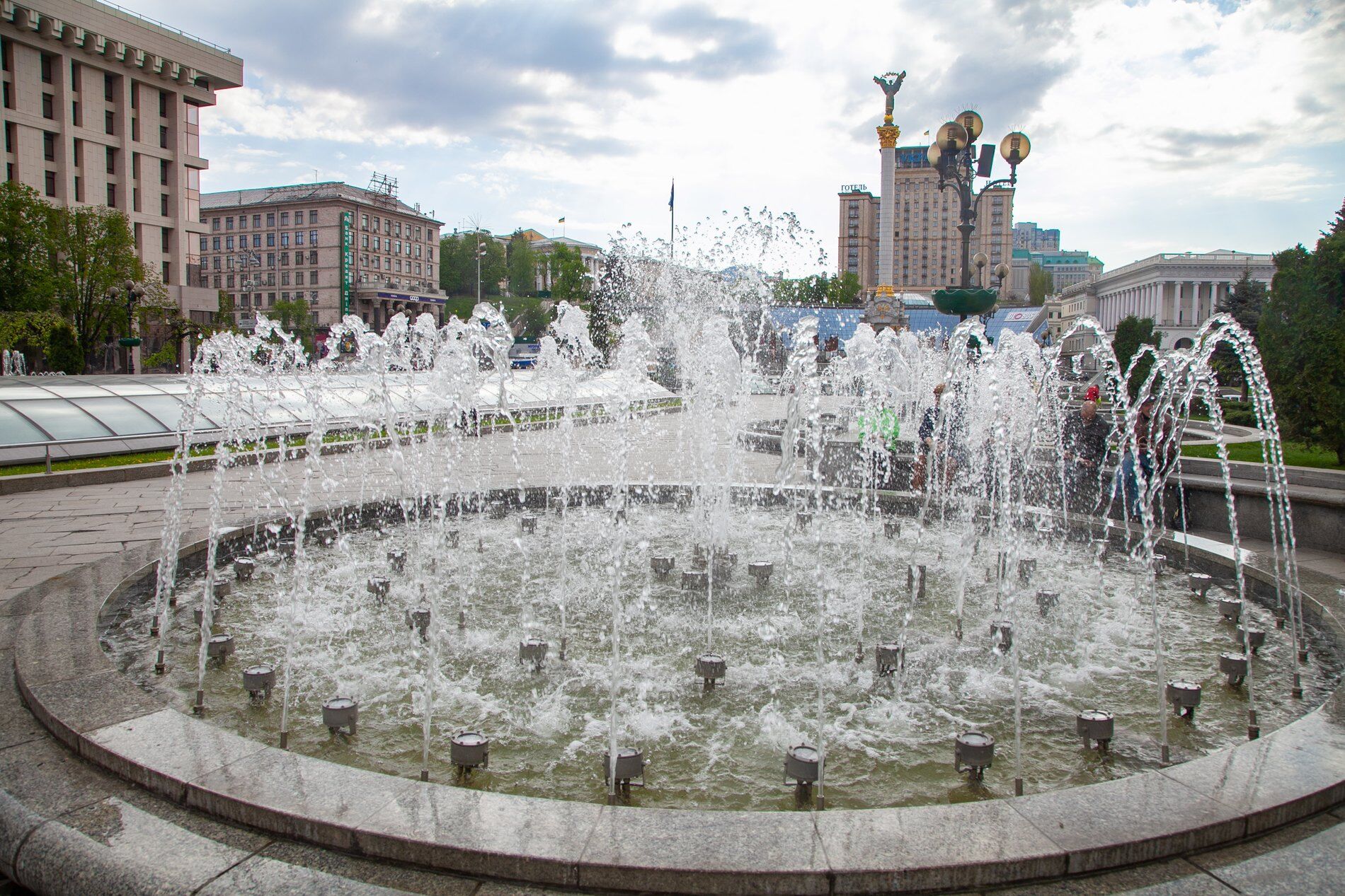 Фонтаны на Майдане Незалежности в Киеве