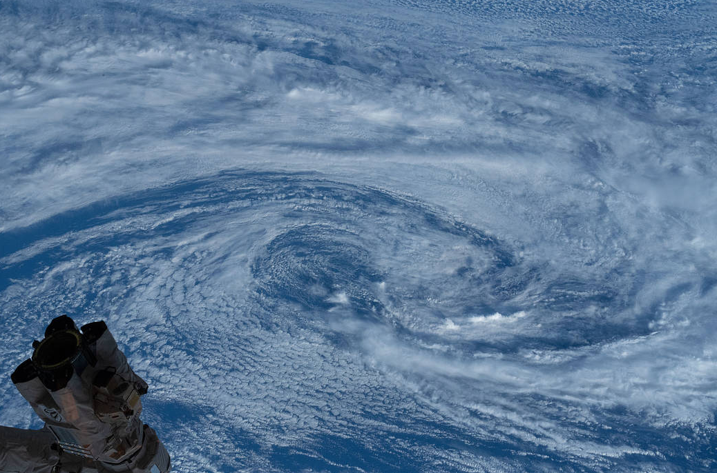 NASA зняли тайфун "Амфан"