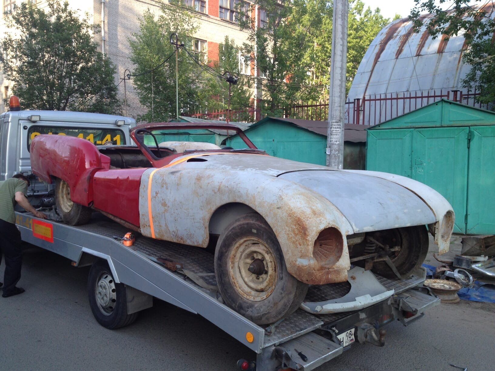 В Латвии спасли необычную машину Ленинград из СССР