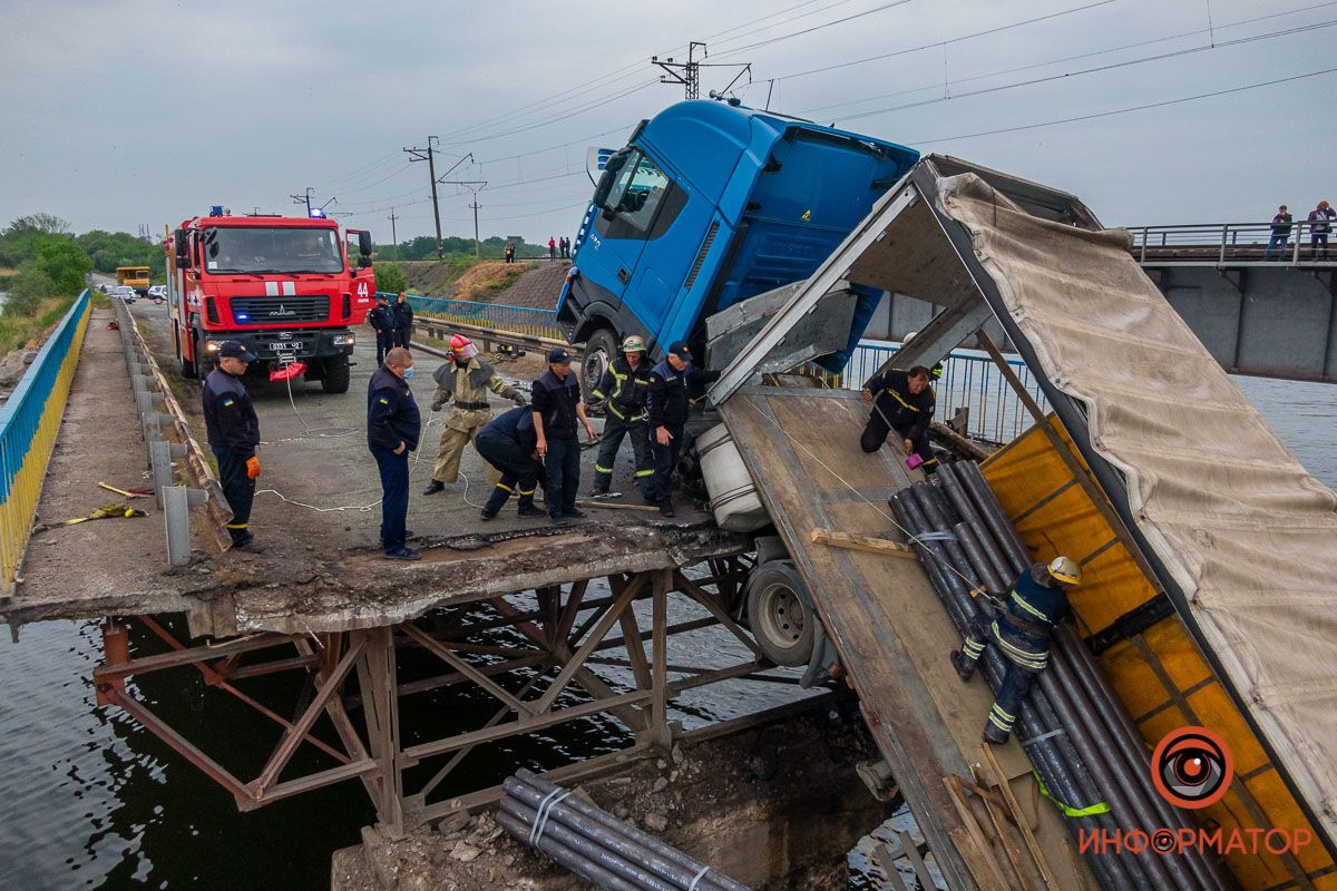В Алексеевке Днепропетровской области обвалился мост