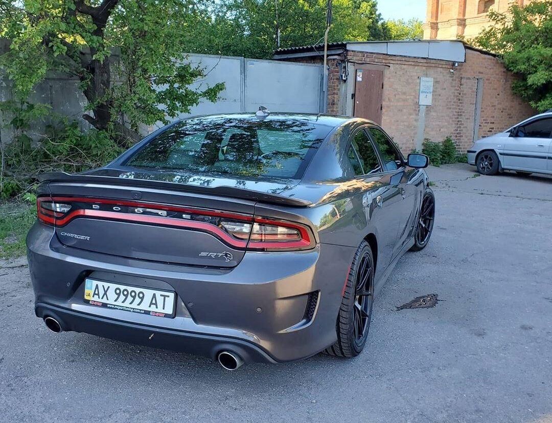 Dodge Charger SRT Hellcat в Україні