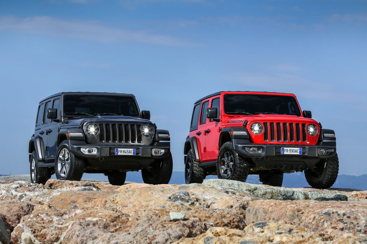 Jeep Wrangler в версіях Sahara Unlimited і Rubicon Unlimited