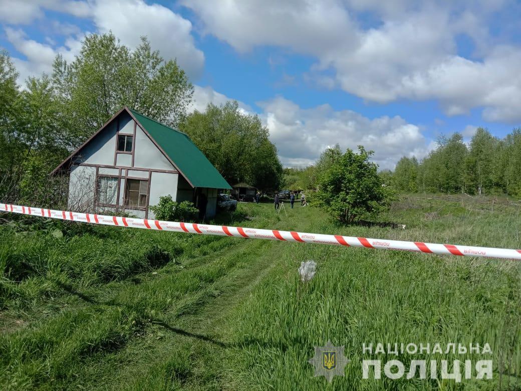 Вбивство на Житомирщині: на місці знайшли багато зброї. Нові деталі і фото