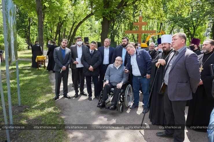 Харківський митрополит УПЦ МП Онуфрій освятив майданчик під будівництво храму
