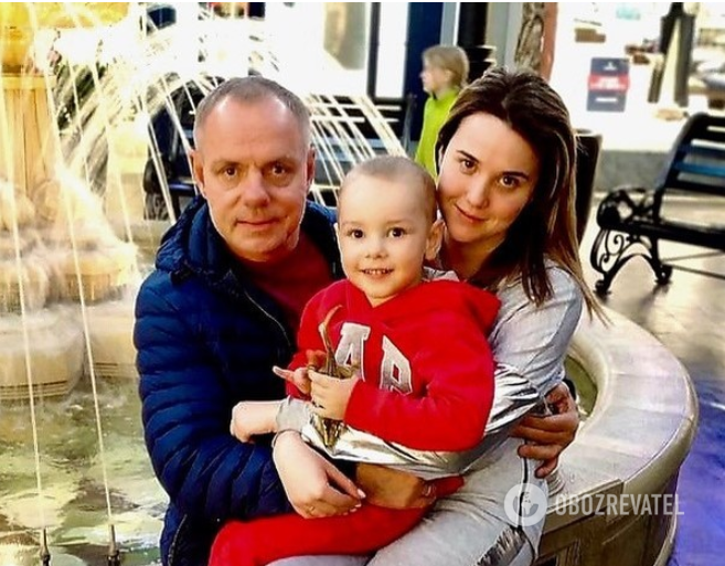 Олександр Мохов із дружиною Іриною та сином