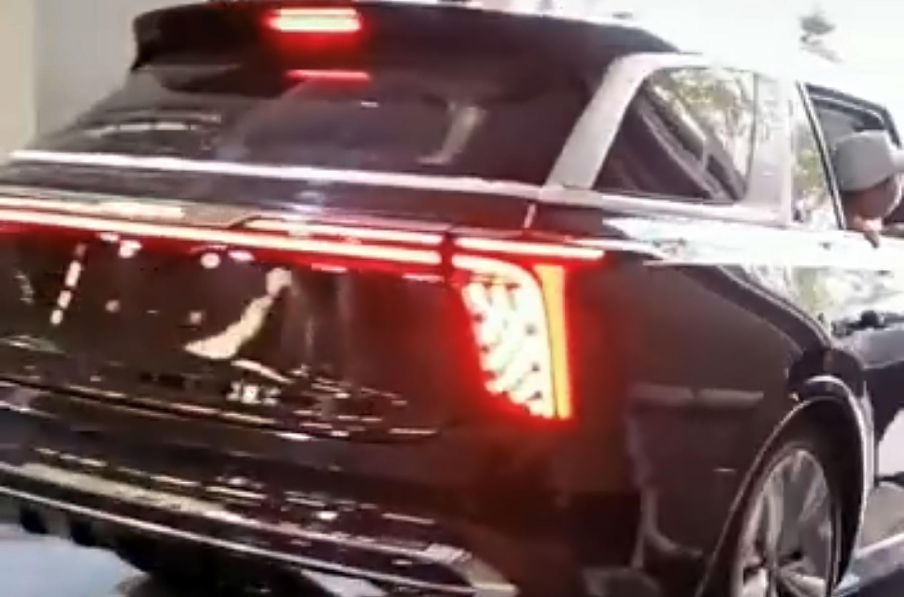 Китайский Rolls-Royce попал на живые фото
