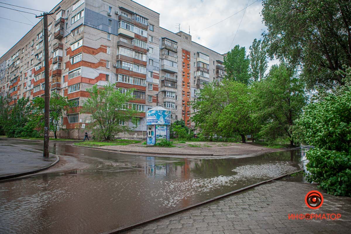 В Днепре улицы затопило дождевой водой