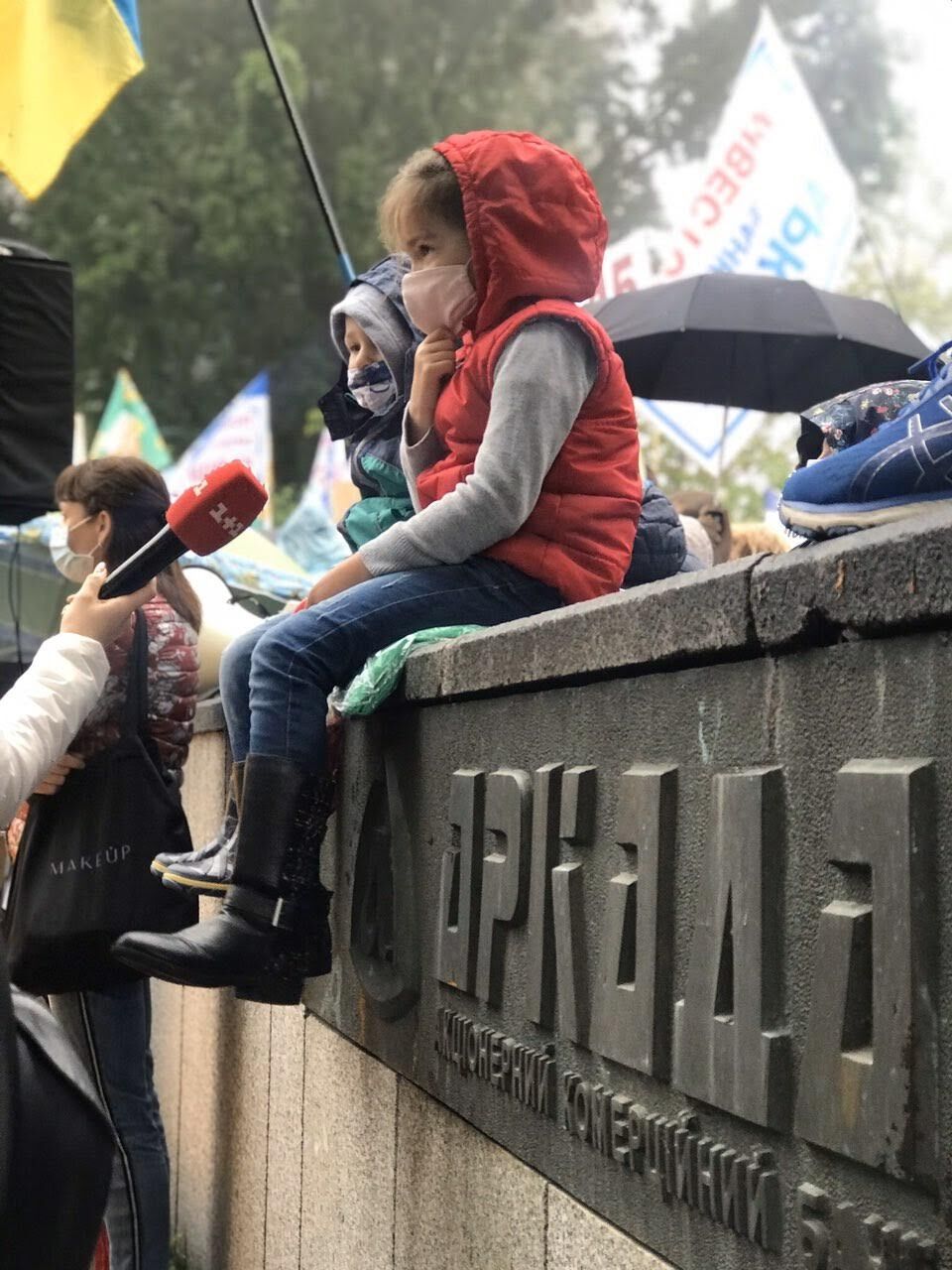 В Киеве инвесторы "Аркады" устроили протест из-за недостроенных домов