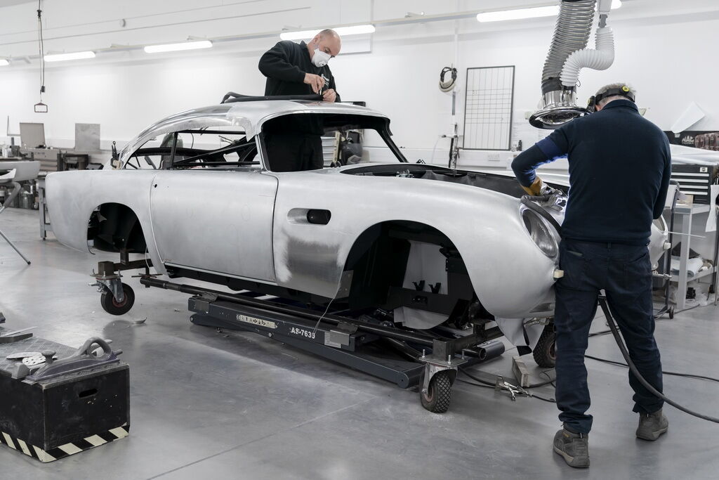 Все 25 экземпляров Aston Martin DB5 Goldfinger будут изготовлены вручную