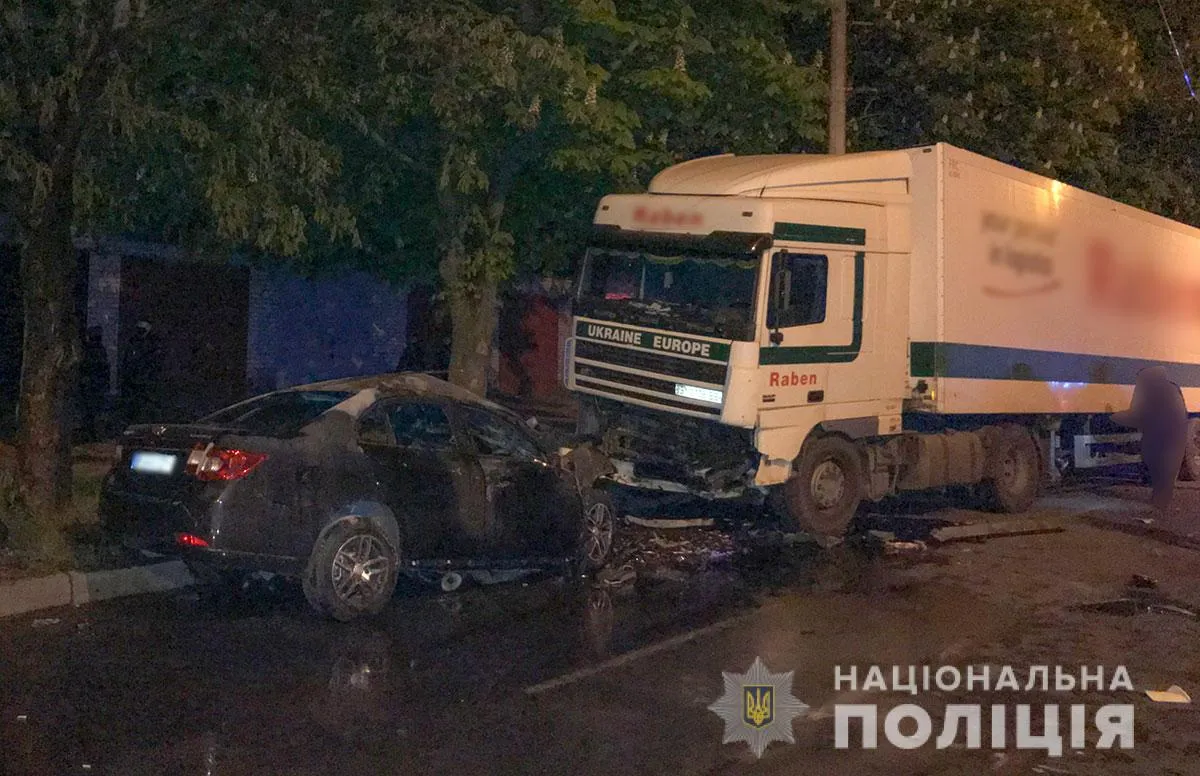 Под Полтавой произошла жуткая авария: авто загорелось, двое погибли. Фото